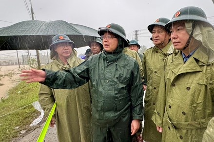 Phó Thủ tướng Chính phủ Hồ Quốc Dũng: Di dời dân ngay trong ngày, tuyệt đối không để xảy ra thiệt hại về người