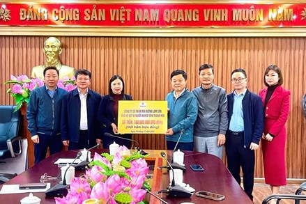 Thanh Hóa: Ủy ban MTTQ Việt Nam tỉnh tiếp nhận 100 triệu đồng ủng hộ Quỹ “Vì người nghèo” tỉnh