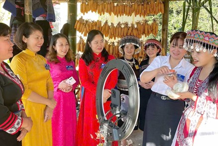 Lào Cai: Mặt trận Tổ quốc tỉnh tăng cường ứng dụng công nghệ thông tin trong công tác tuyên truyền