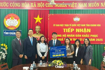 Khánh Hòa: Ủy ban MTTQ Việt Nam tỉnh tiếp nhận 500 triệu đồng hỗ trợ Nhân dân khắc phục thiệt hại do mưa lũ
