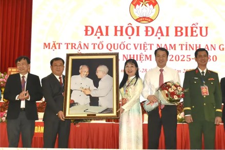 Bà Trần Thị Thanh Hương tái đắc cử Chủ tịch Ủy ban MTTQ Việt Nam tỉnh An Giang nhiệm kỳ 2025 - 2030