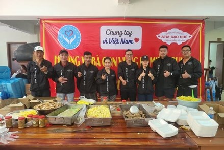 Người Việt tại Mỹ chung tay hướng về đồng bào vùng lũ ở Việt Nam