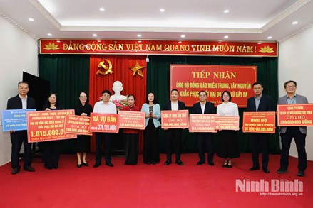 Ninh Bình: Ủy ban MTTQ Việt Nam tỉnh tổ chức tiếp nhận ủng hộ đồng bào miền Trung, Tây Nguyên