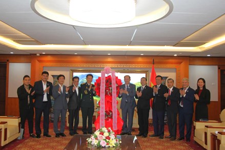 Phó Chủ tịch Bế Xuân Trường tiếp đoàn Hội Phúc lợi xã hội Cựu chiến binh Hàn Quốc