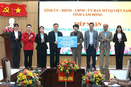 Lâm Đồng tiếp nhận 3 tỷ đồng ủng hộ đồng bào lũ lụt từ tỉnh Tuyên Quang
