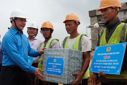 Tổng LĐLĐ Việt Nam phát động phong trào thi đua chào mừng Đại hội XIV của Đảng