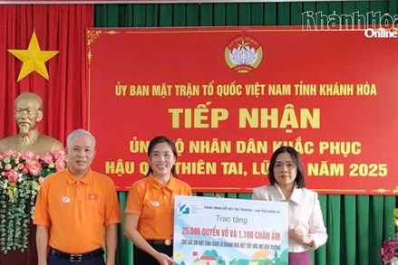Khánh Hòa: Ủy ban MTTQ Việt Nam tỉnh tiếp nhận kinh phí và hàng hóa hỗ trợ Nhân dân khắc phục thiệt hại do mưa lũ