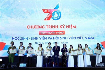Tuyên dương học sinh, sinh viên tiêu biểu nhân kỷ niệm 76 năm Ngày truyền thống Hội Sinh viên Việt Nam