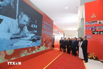 Bồi đắp niềm tin và khát vọng phát triển đất nước phồn vinh, văn minh, hạnh phúc