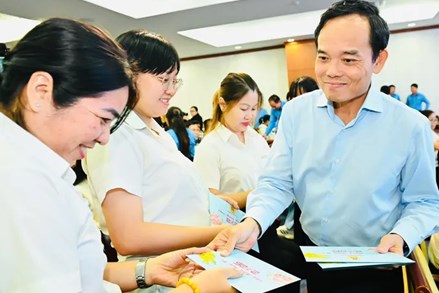 TP Hồ Chí Minh: LĐLĐ thành phố tặng quà tết cho 350.000 đoàn viên, công nhân lao động có hoàn cảnh khó khăn