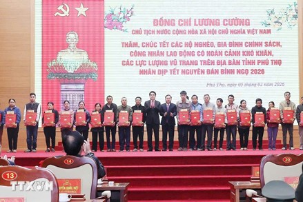 Chủ tịch nước Lương Cường chúc Tết đồng bào, lực lượng vũ trang tỉnh Phú Thọ