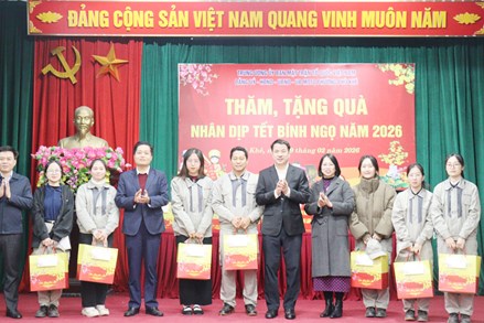 Phó Bí thư Đảng ủy MTTQ, các đoàn thể Trung ương Ngô Văn Cương thăm, tặng quà Tết tại Bắc Ninh 