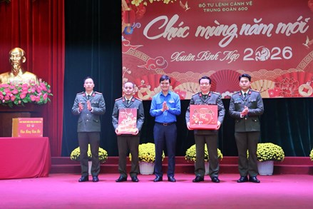 Phó Chủ tịch Ủy ban Trung ương MTTQ Việt Nam, Bí thư thứ nhất Trung ương Đoàn Bùi Quang Huy thăm, chúc tết Trung đoàn 600 và Tiểu đoàn 79