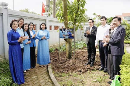 Hội LHPN Việt Nam phát động Đợt thi đua cao điểm chào mừng bầu cử và Đại hội Phụ nữ toàn quốc XIV