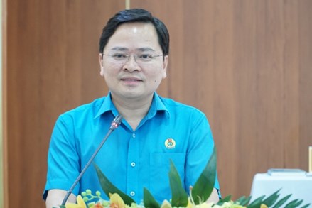 Chủ tịch Tổng Liên đoàn Lao động Việt Nam Nguyễn Anh Tuấn tiếp xúc cử tri tại đơn vị bầu cử số 5, thành phố Đà Nẵng 