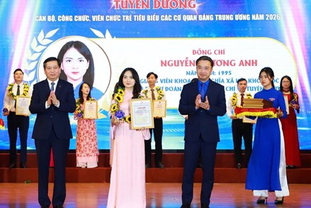 Đoàn các cơ quan Đảng Trung ương tuyên dương 40 cán bộ, công chức, viên chức tiêu biểu 