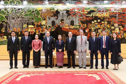 Đoàn đại biểu cấp cao Hội đồng Quốc gia Mặt trận Đoàn kết Phát triển Tổ quốc Campuchia bắt đầu chuyến thăm và làm việc tại Việt Nam