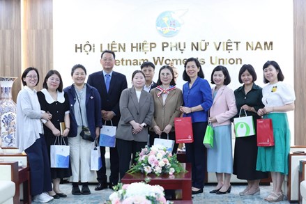 Hội LHPN Việt Nam tiếp đoàn đại biểu Bộ Bình đẳng giới và Gia đình Hàn Quốc thăm và làm việc tại Việt Nam