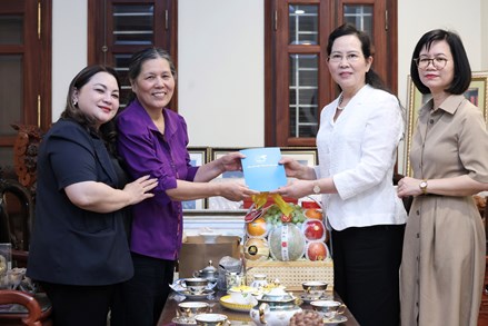 Chủ tịch Hội LHPN Việt Nam Lê Thị Thủy tri ân những người đặt nền móng và giữ lửa phong trào phụ nữ