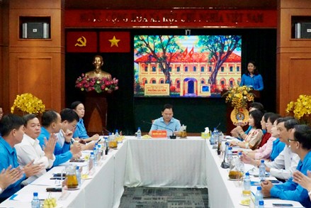 Thành phố Hồ Chí Minh: Tổng LĐLĐ Việt Nam làm việc, khảo sát tại Công đoàn phường Sài Gòn