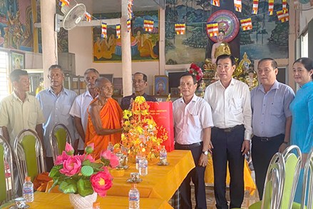 Cần Thơ: Lãnh đạo thành phố chúc mừng Tết cổ truyền Chôl Chnăm Thmây của đồng bào Khmer