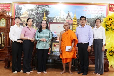 Vĩnh Long: Ủy ban MTTQ Việt Nam tỉnh  thăm, chúc mừng Tết cổ truyền Chôl Chnăm Thmây đồng bào Khmer 