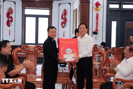 Cần Thơ: Lãnh đạo thành phố thăm, chúc mừng Lễ Phục sinh năm 2026 tại Giáo xứ Chánh Tòa
