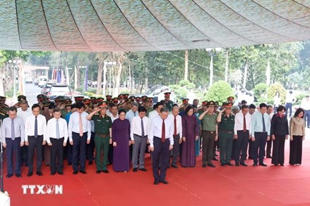 Tổng Bí thư, Chủ tịch nước Tô Lâm dâng hương tại Nghĩa trang Liệt sỹ Tân Biên