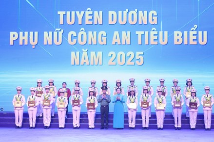 Tuyên dương Phụ nữ Công an tiêu biểu năm 2025 