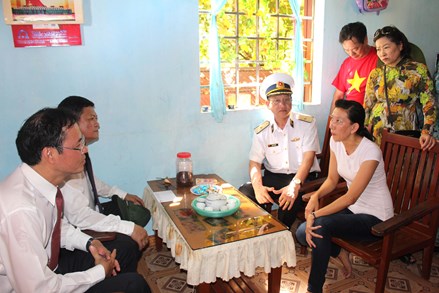 Thành phố Hồ Chí Minh: Cải thiện điều kiện sinh hoạt cho chiến sĩ và nhân dân nơi biên giới, hải đảo