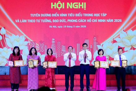 Đảng ủy Trung ương Đoàn TNCS Hồ Chí Minh tuyên dương điển hình tiêu biểu trong học tập và làm theo Bác