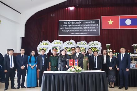 Tưởng niệm, bàn giao và tiễn đưa hài cốt Liệt sỹ hy sinh tại Lào về nước
