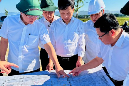 Đà Nẵng: Chủ tịch Ủy ban MTTQ Việt Nam thành phố giám sát công tác đầu tư hạ tầng các khu tái định cư tại xã Hòa Vang