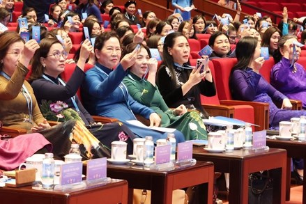 789 đại biểu bước vào Phiên làm việc thứ nhất Đại hội Phụ nữ toàn quốc lần thứ XIV