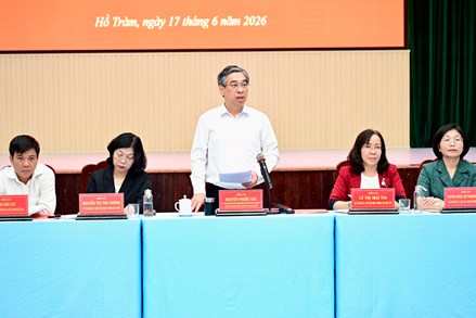 Thành phố Hồ Chí Minh: Chủ tịch Ủy ban MTTQ Việt Nam thành phố làm việc với Đảng ủy các phường, xã