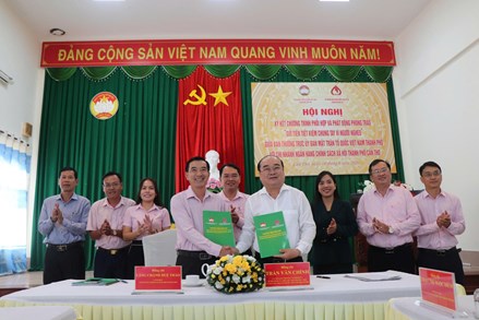 Cần Thơ: Ủy ban MTTQ Việt Nam thành phố ký kết Chương trình phối hợp Ngân hàng Chính sách xã hội thành phố 