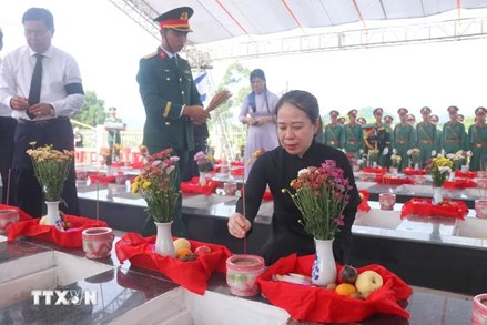 Phó Chủ tịch nước dự Lễ truy điệu, an táng hài cốt liệt sỹ tại tỉnh An Giang