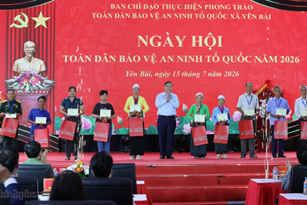 Phó Thủ tướng Thường trực Phạm Gia Túc dự Ngày hội Toàn dân bảo vệ an ninh Tổ quốc năm 2026 tại xã Yên Bài (TP. Hà Nội)