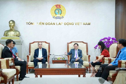 Tổng LĐLĐ Việt Nam tiếp và làm việc với Đại sứ quán Cuba tại Việt Nam