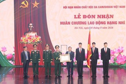 Hội Nạn nhân chất độc da cam/dioxin Việt Nam đón nhận Huân chương Lao động hạng Nhì