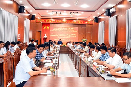 Cần Thơ: Chủ tịch Ủy ban MTTQ Việt Nam thành phố làm việc với 5 xã, phường 