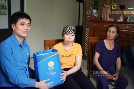 Chương trình "Những món quà từ Đại hội XIV Công đoàn Việt Nam" hỗ trợ 23.378 lao động vượt bệnh tật