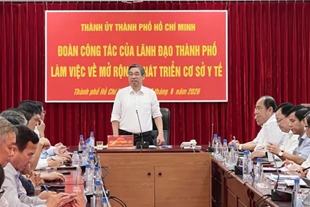 Thành phố Hồ Chí Minh: Chủ tịch Ủy ban MTTQ Việt Nam thành phố làm việc với các địa phương về mở rộng, phát triển các cơ sở y tế