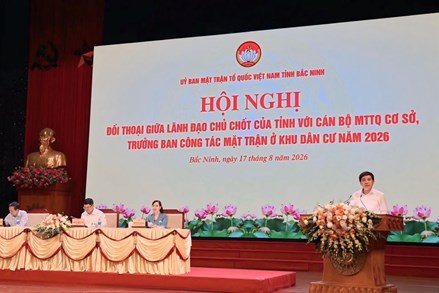 Lãnh đạo chủ chốt tỉnh Bắc Ninh đối thoại với cán bộ Mặt trận cơ sở