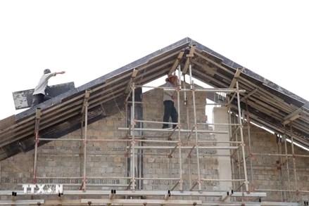 Hơn 3.000 người chạy đua với thời gian xây trường vùng biên Đà Nẵng