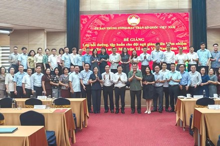 Bế giảng lớp bồi dưỡng, tập huấn nghiệp vụ cho đội ngũ giảng viên kiêm nhiệm của Ủy ban Trung ương MTTQ Việt Nam