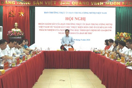 Phó Chủ tịch Ủy ban Trung ương MTTQ Việt Nam Cao Xuân Thạo làm việc với phường Vĩnh Tuy, thành phố Hà Nội
