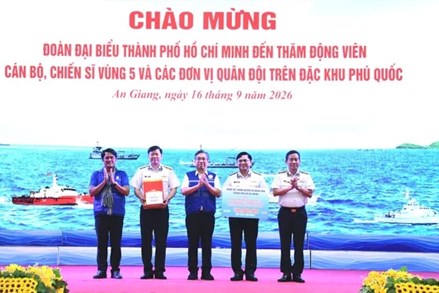 Thành phố Hồ Chí Minh trao tặng nhiều công trình đến cán bộ, chiến sĩ ở đặc khu Phú Quốc