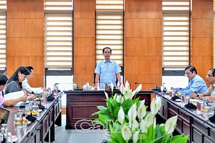 Cà Mau: Chủ tịch Ủy ban MTTQ Việt Nam tỉnh làm việc với các đơn vị thuộc lĩnh vực thương mại - dịch vụ và du lịch 