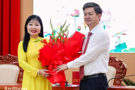 An Giang: Chủ tịch Ủy ban MTTQ Việt Nam tỉnh được bầu giữ chức Chủ tịch HĐND tỉnh khóa XI